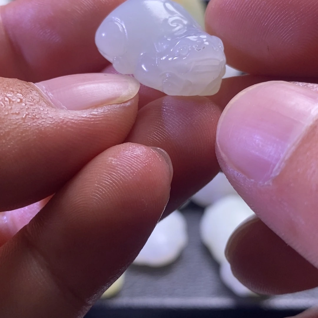 张***熙和田玉未镶嵌颈饰