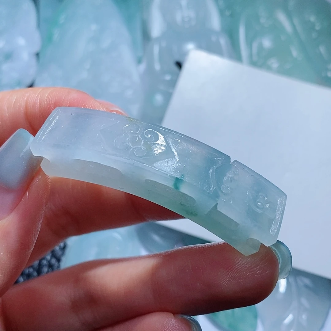 定制翡翠未镶嵌毛货付款后确认抛光