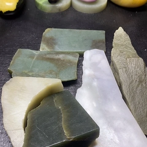 和田玉足铂镶嵌珠宝奇石