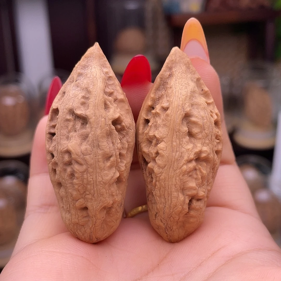 文玩核桃吊坠龙纹瓜条