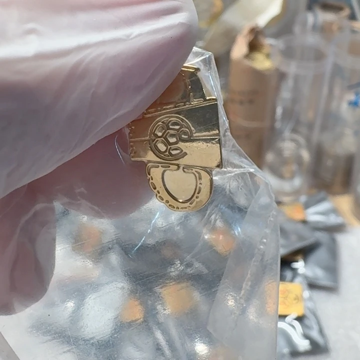 其他普通金属足球徽章如图