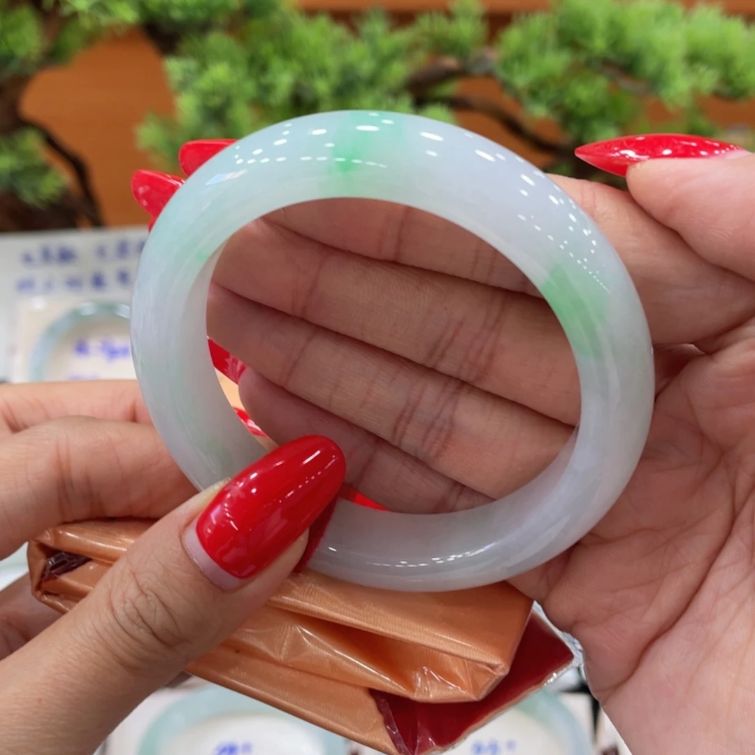 未镶嵌手镯翡翠缅甸