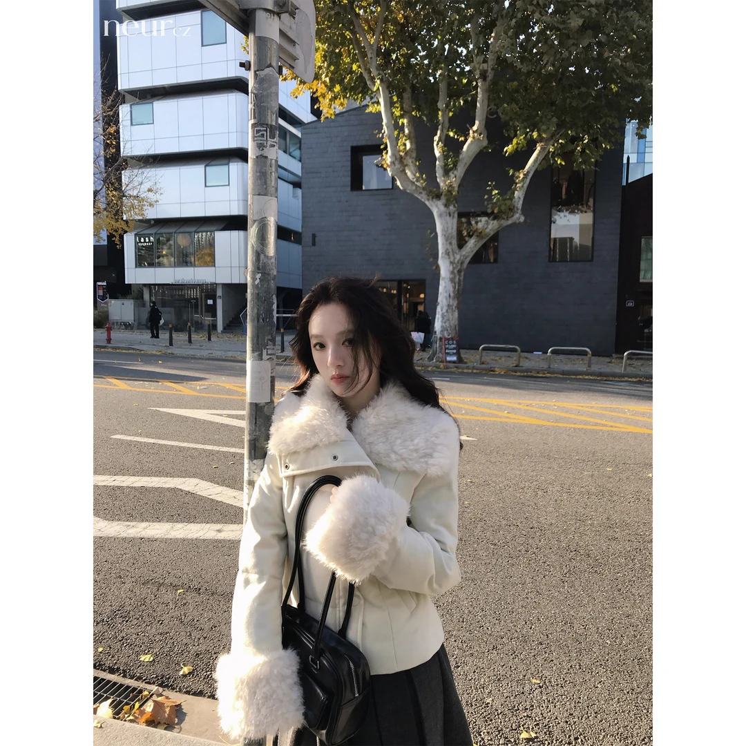 neurcz 初雪刊本 冬季棉服女短款修身保暖白色外套2357浪