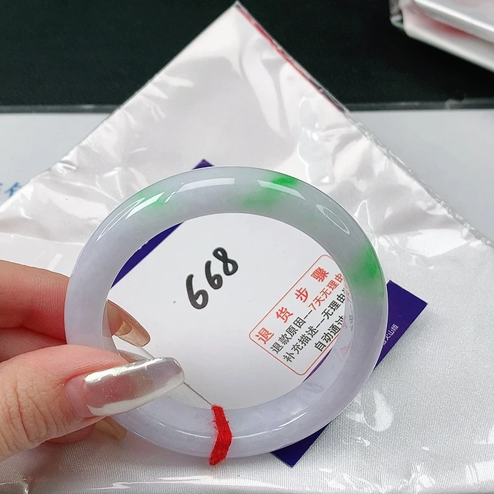 翡翠手镯未镶嵌翡翠手镯