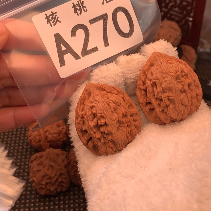 吊坠文玩核桃旺虎38