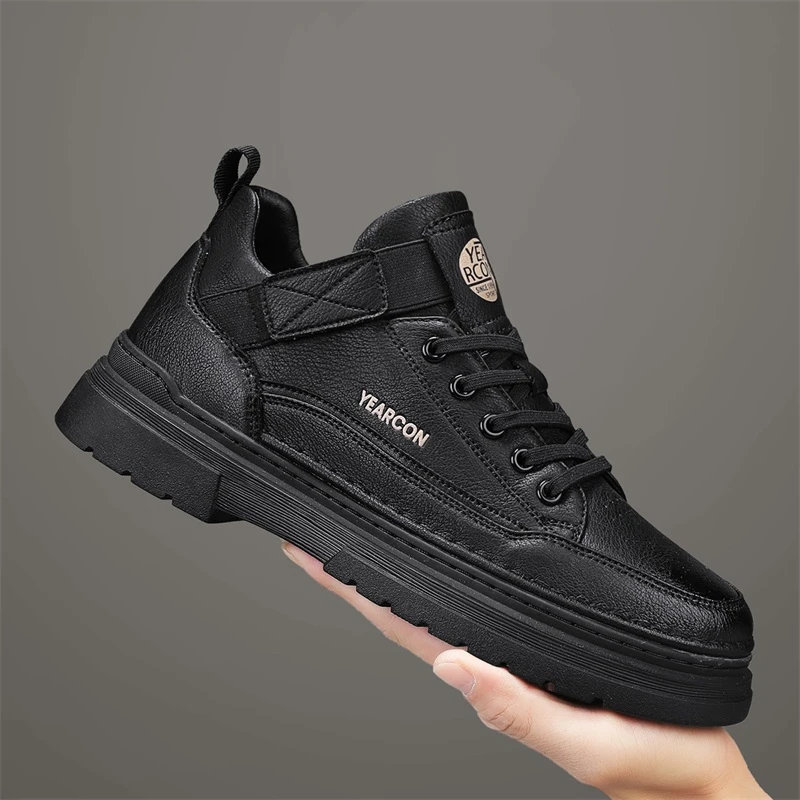 YEARCON/意尔康早春新款时尚男士百搭防滑潮鞋软底休闲小马丁鞋