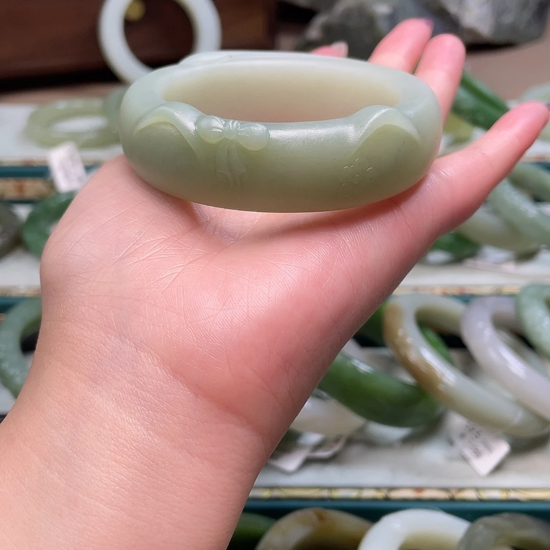 和田玉未镶嵌手镯53.9