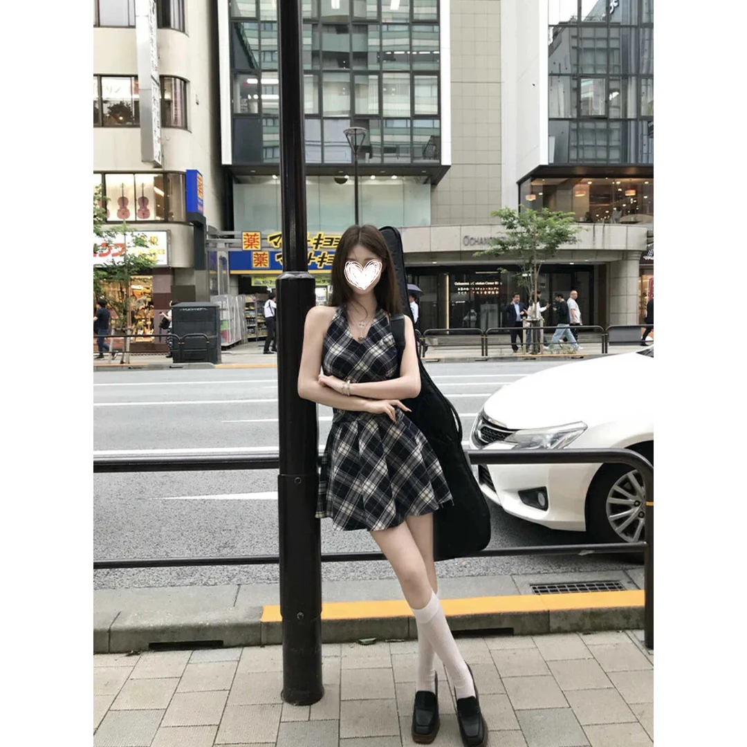 【昭和少女】夏季新款黑白格纹挂脖收腰短裙V领显瘦百搭连衣裙女