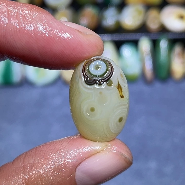 玛瑙/玉髓未镶嵌珠宝奇石