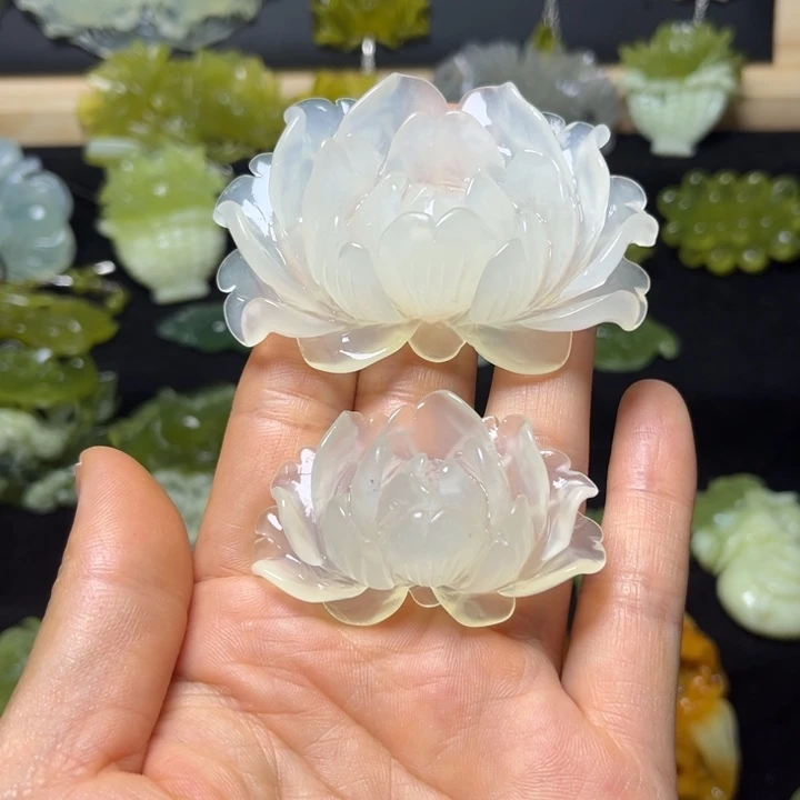 蛇纹石玉未镶嵌颈饰晶