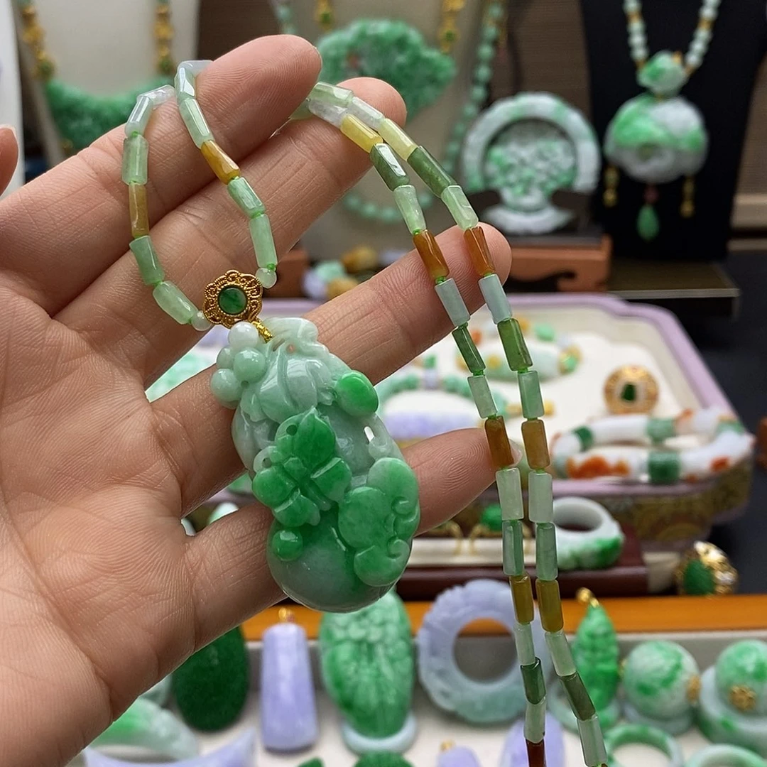 翡翠未镶嵌颈饰天然