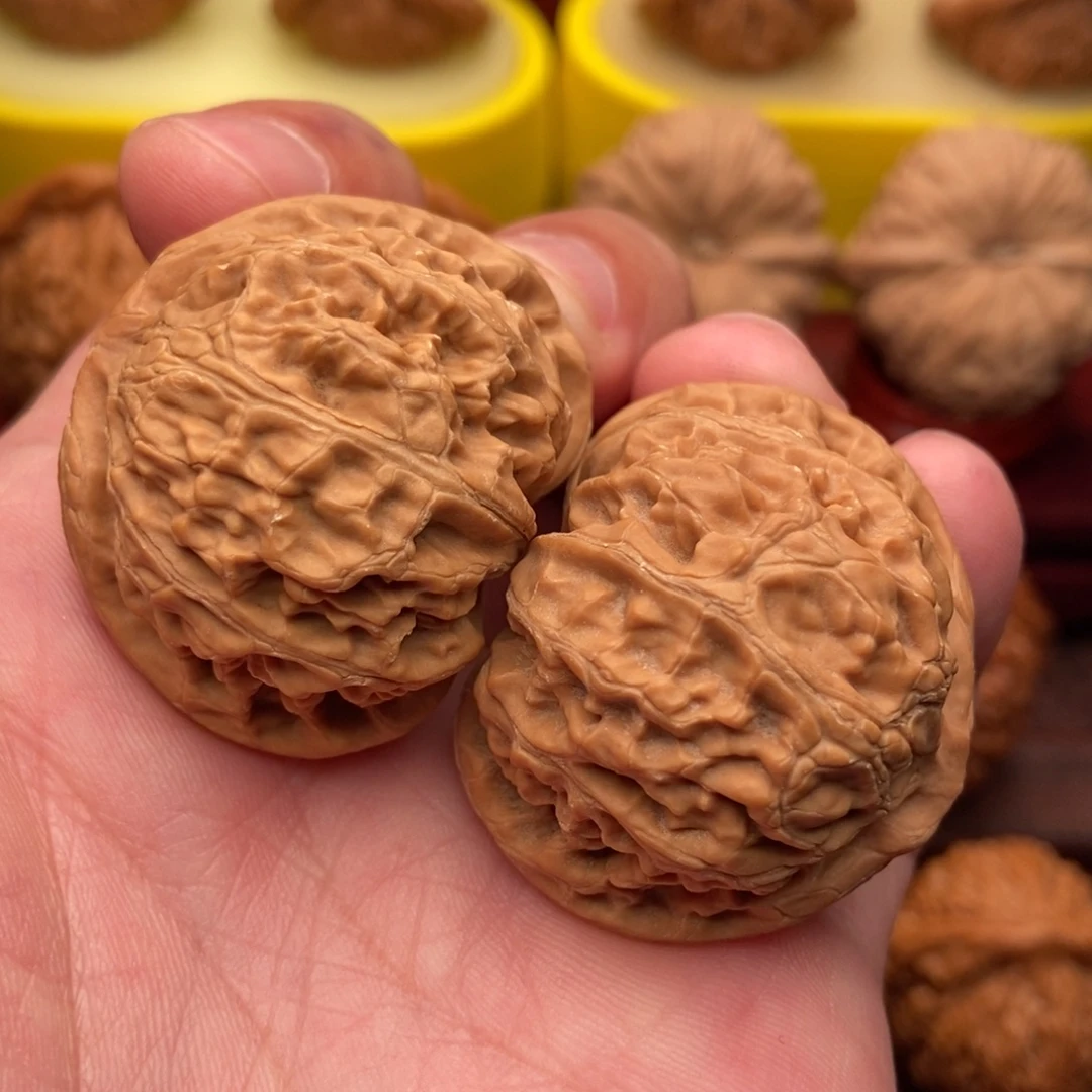 文玩核桃把件精品桃心小宫灯39