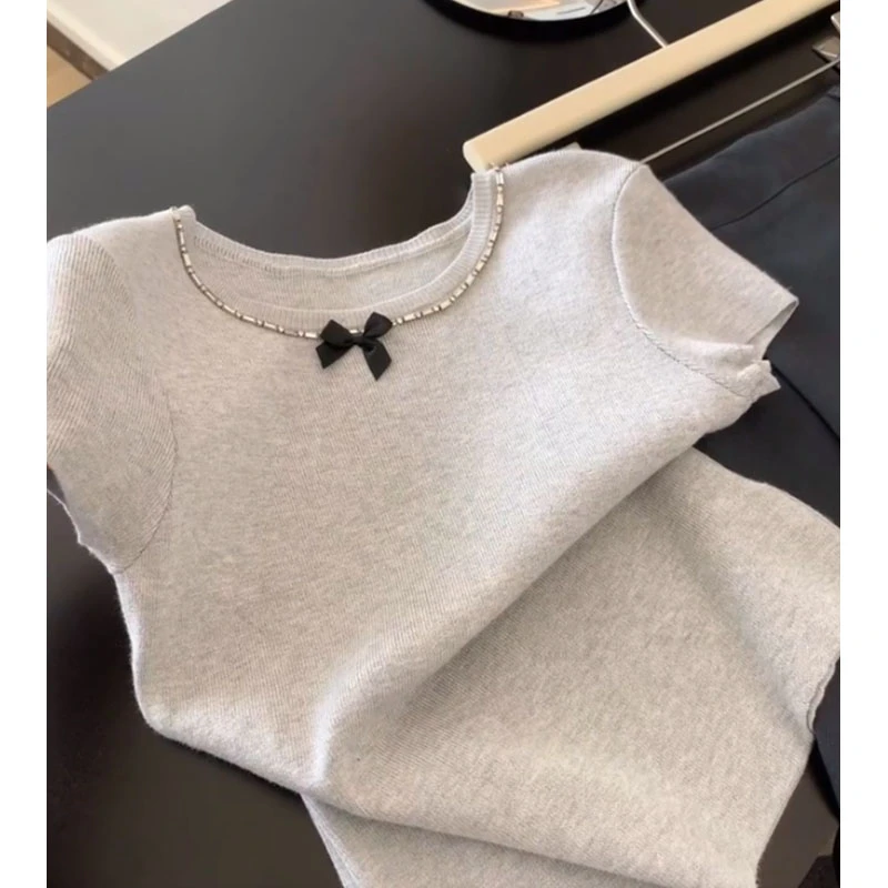 2025早春新款简约休闲风百搭灰色短袖T恤高级感时尚小众显瘦上衣