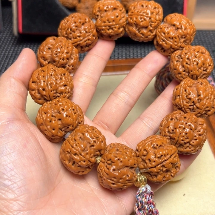 金刚菩提手串梁梅花