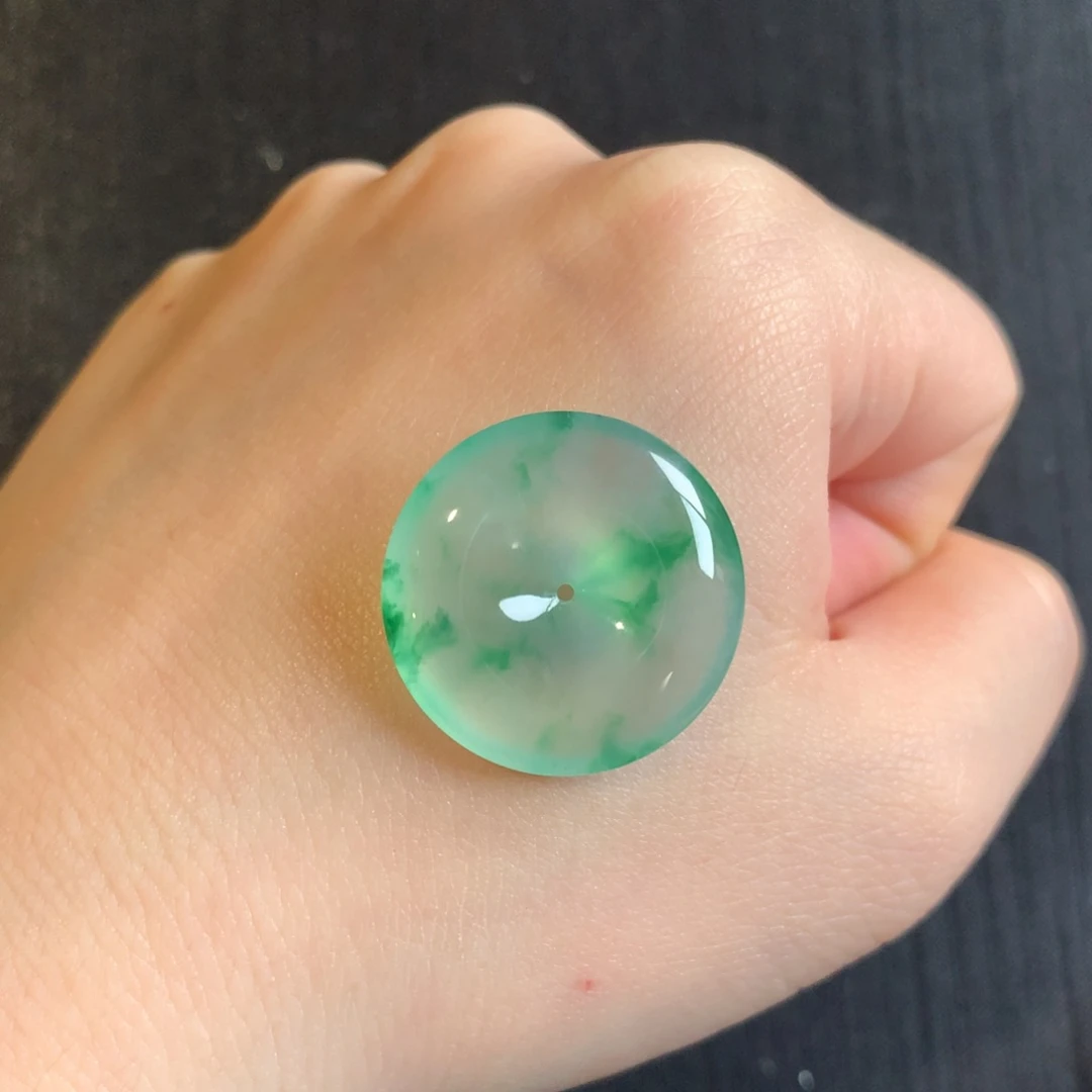 翡翠颈饰未镶嵌天然翡翠