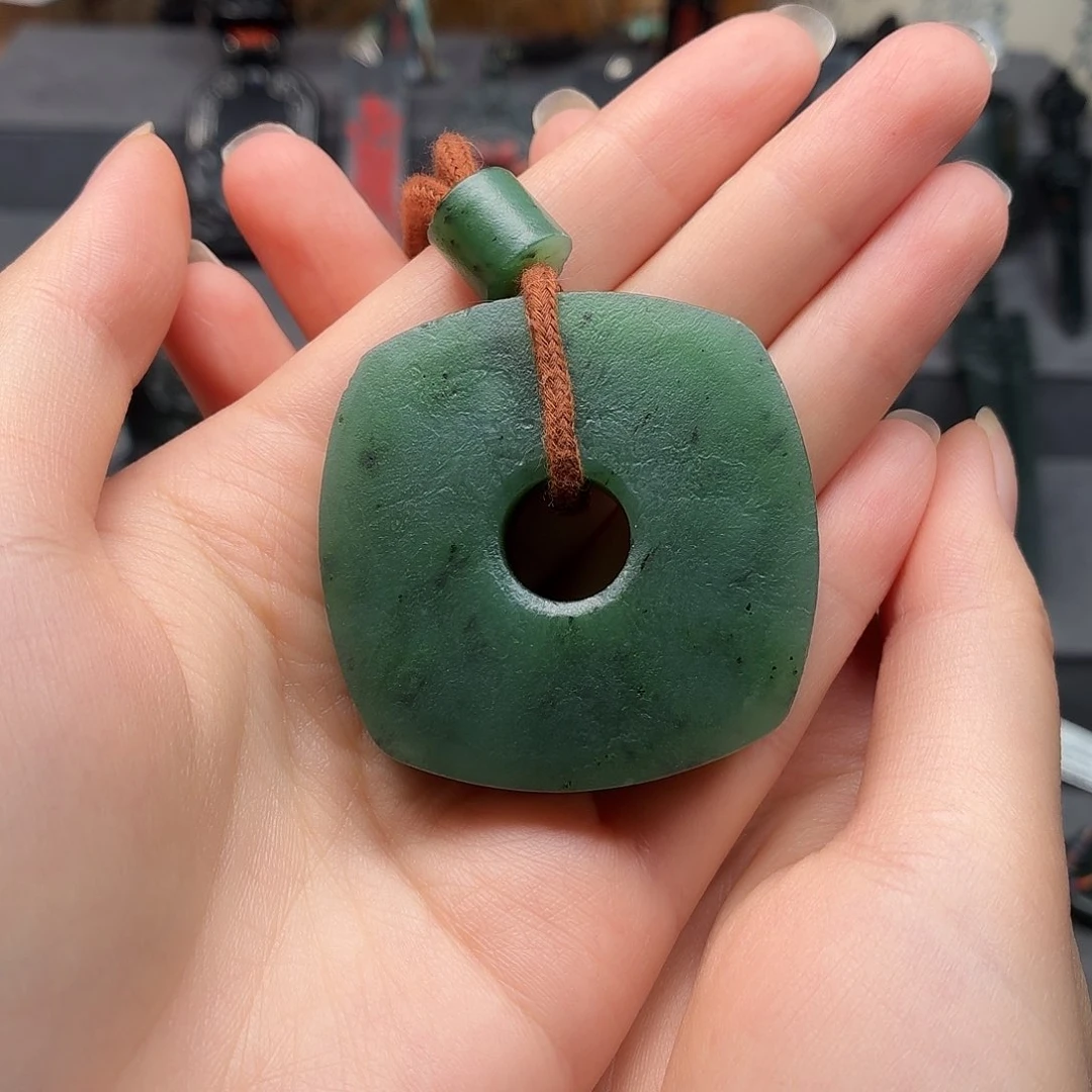 程***湿和田玉未镶嵌颈饰