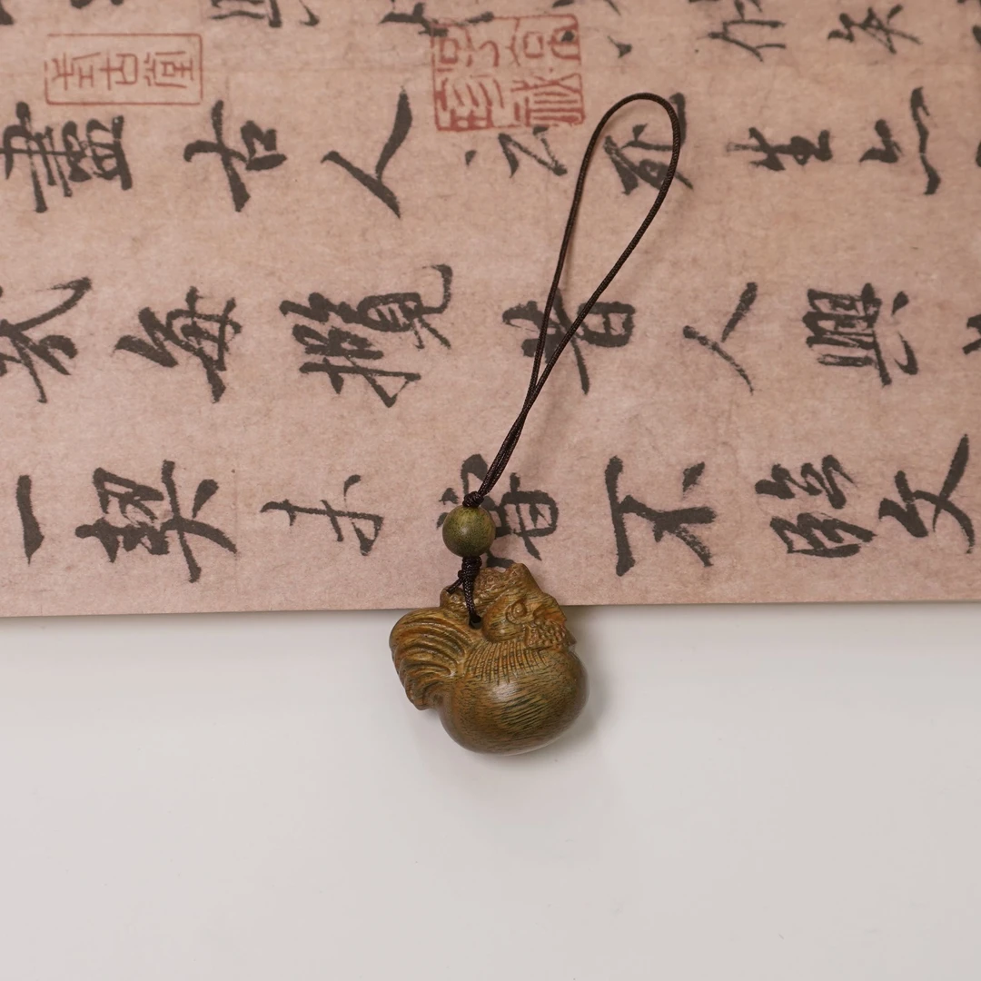 绿檀生肖鸡挂件ZC10A4913