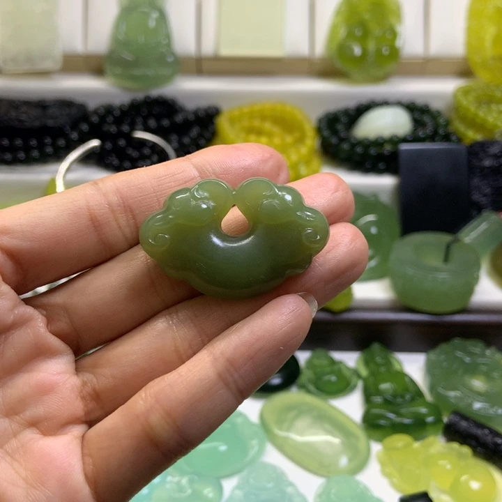 【闪购商品】未镶嵌蛇纹石玉颈饰