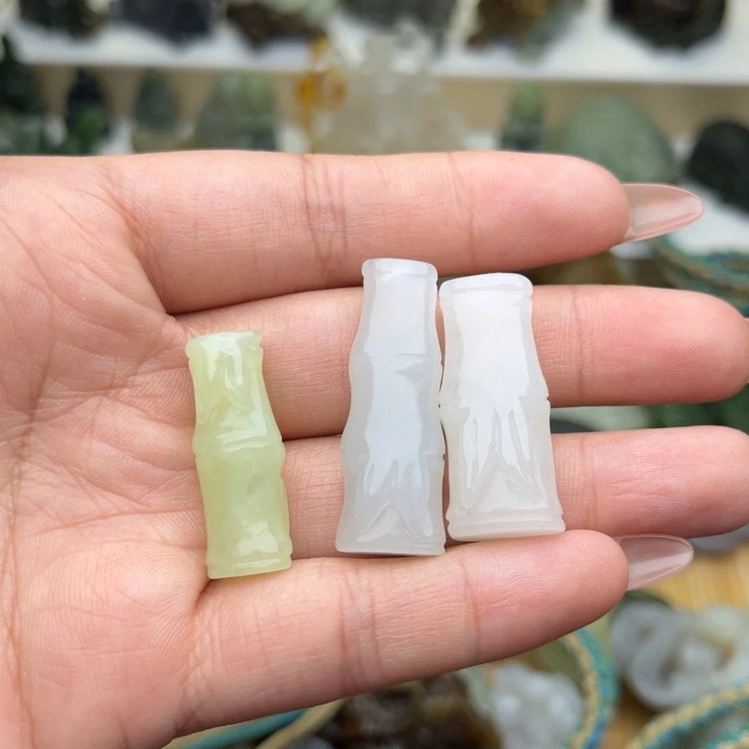 和田玉颈饰未镶嵌知*