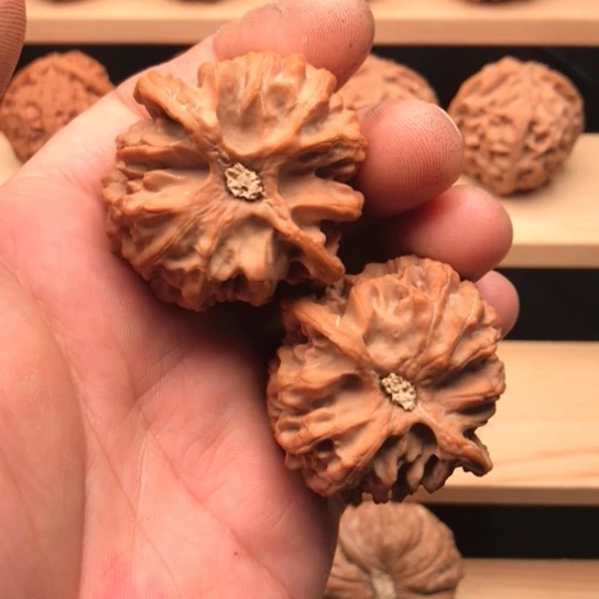 圆***文玩核桃吊坠苹果园