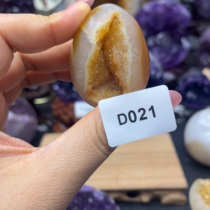 未镶嵌水晶大型摆件（非配饰）