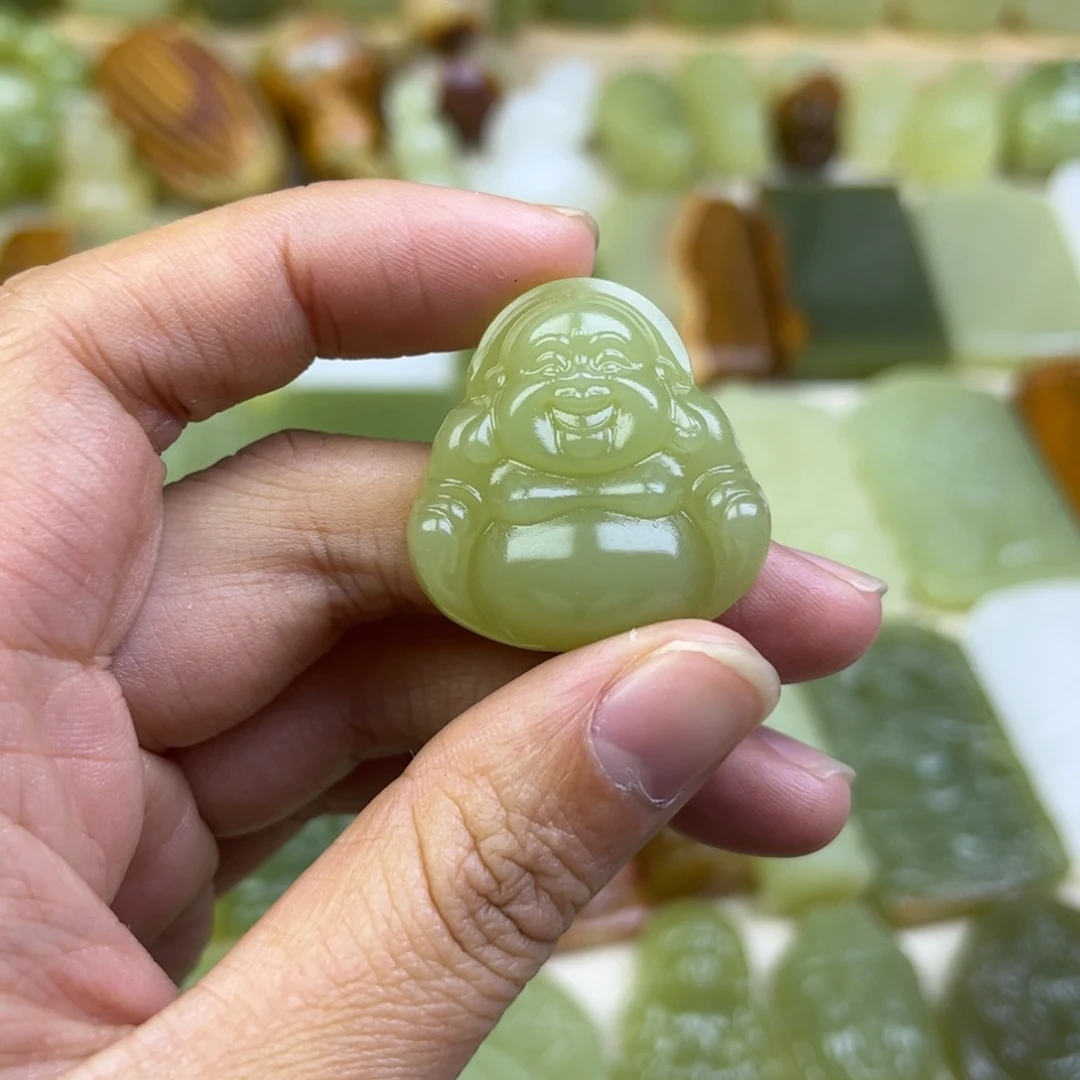 新疆昆仑山料佛公