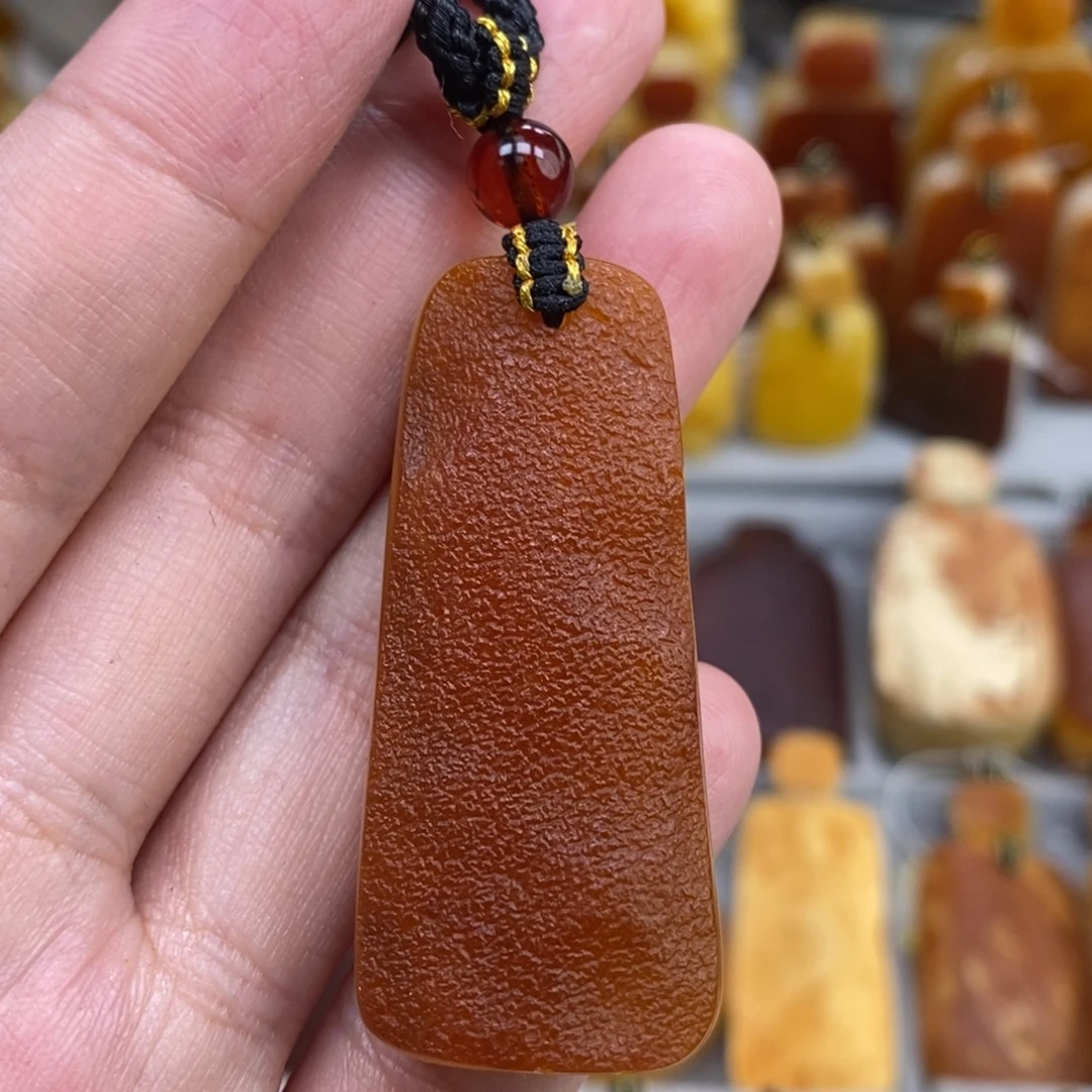 蜜蜡未镶嵌珠宝奇石