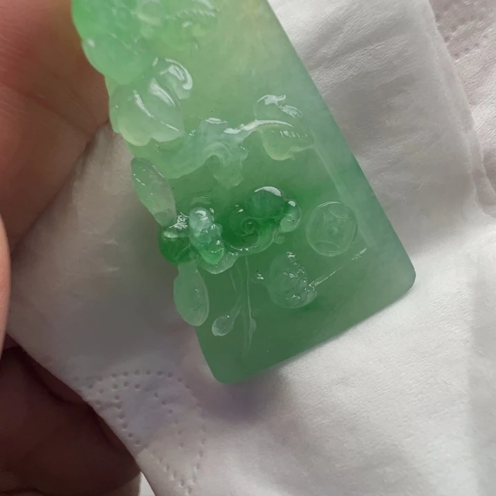 定制翡翠未镶嵌包抛光