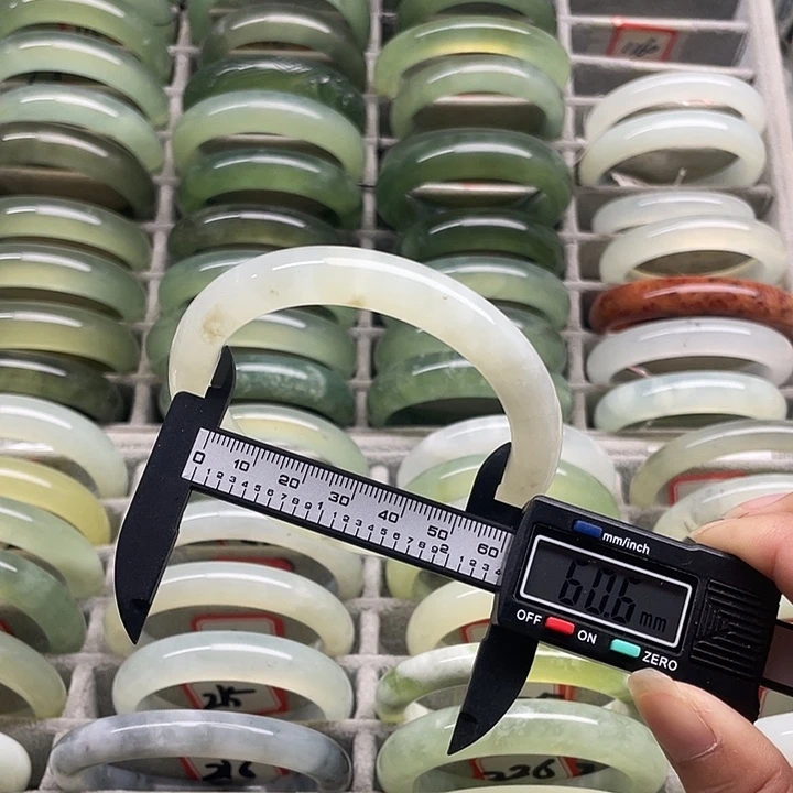 蛇纹石玉未镶嵌手镯207