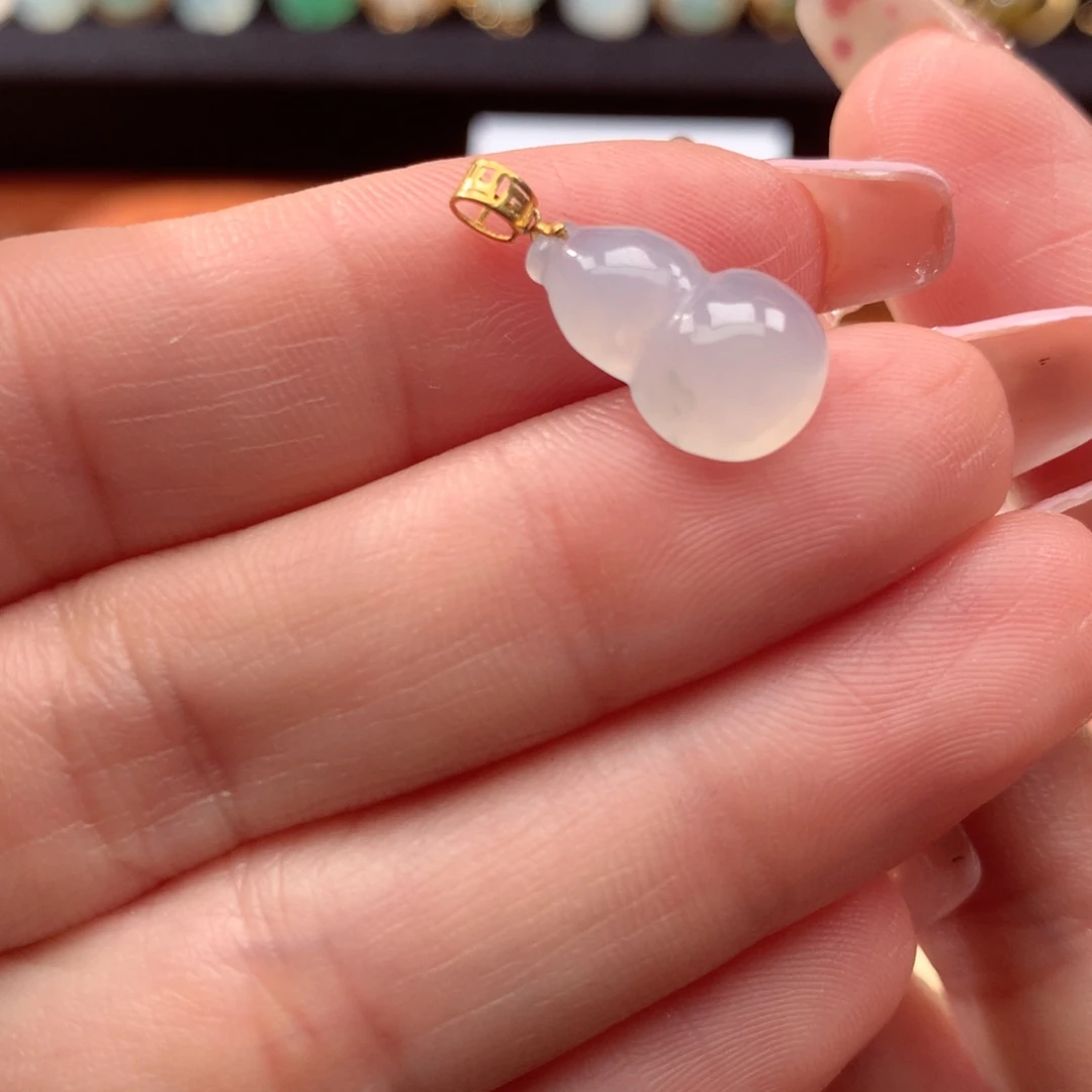 翡翠颈饰18K金镶嵌翡翠