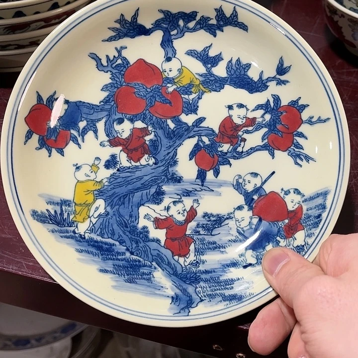 瓷片//////直径20厘米。黄西西。