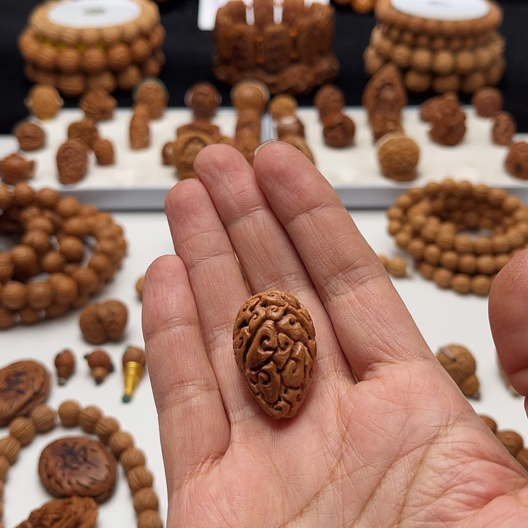 养***佬桃核手工制作工艺