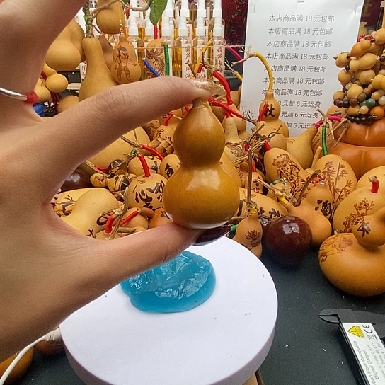 丞***。香榧木葫芦工艺品