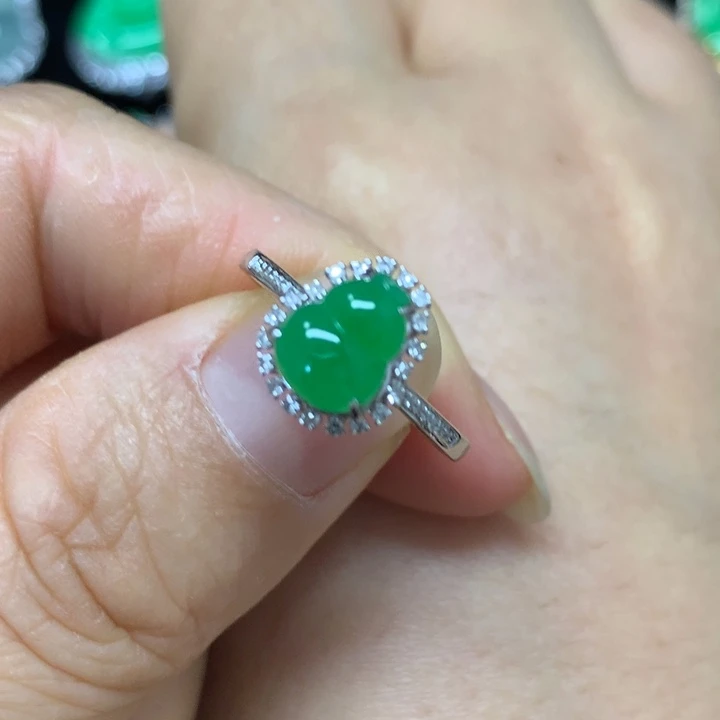 【闪购商品】翡翠18K金镶嵌颈饰戒指