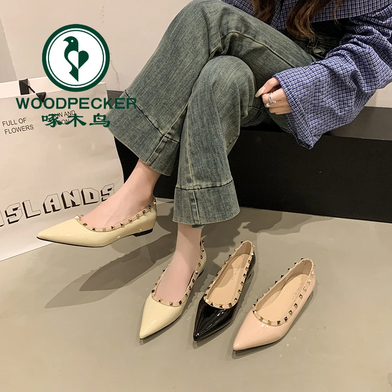 啄木鸟法式气质尖头单鞋女浅口女士铆钉晚晚风温柔软底平底瓢鞋女