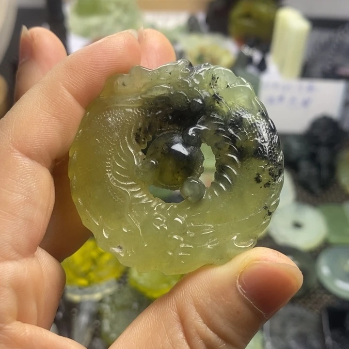 合金蛇纹石玉颈饰