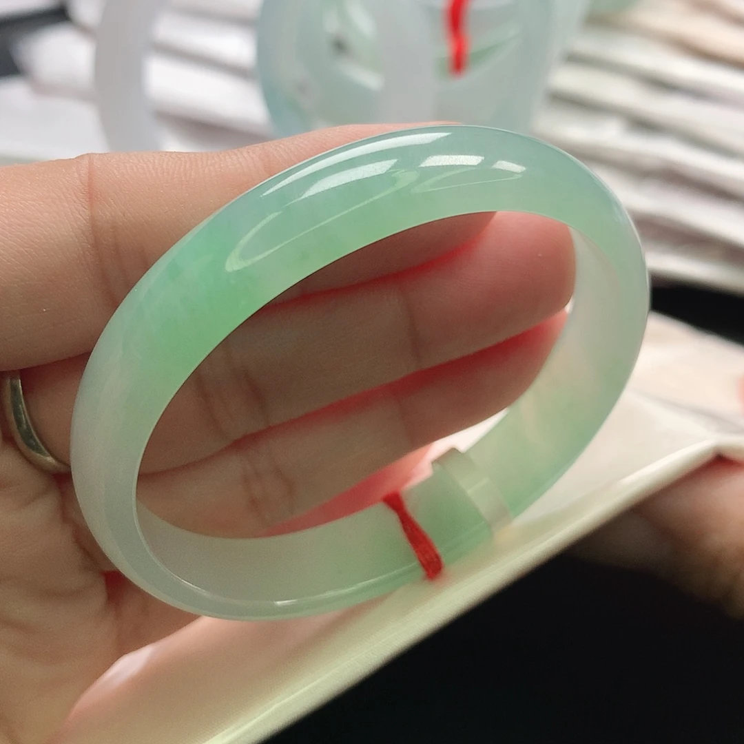 翡翠未镶嵌手镯贵妃52