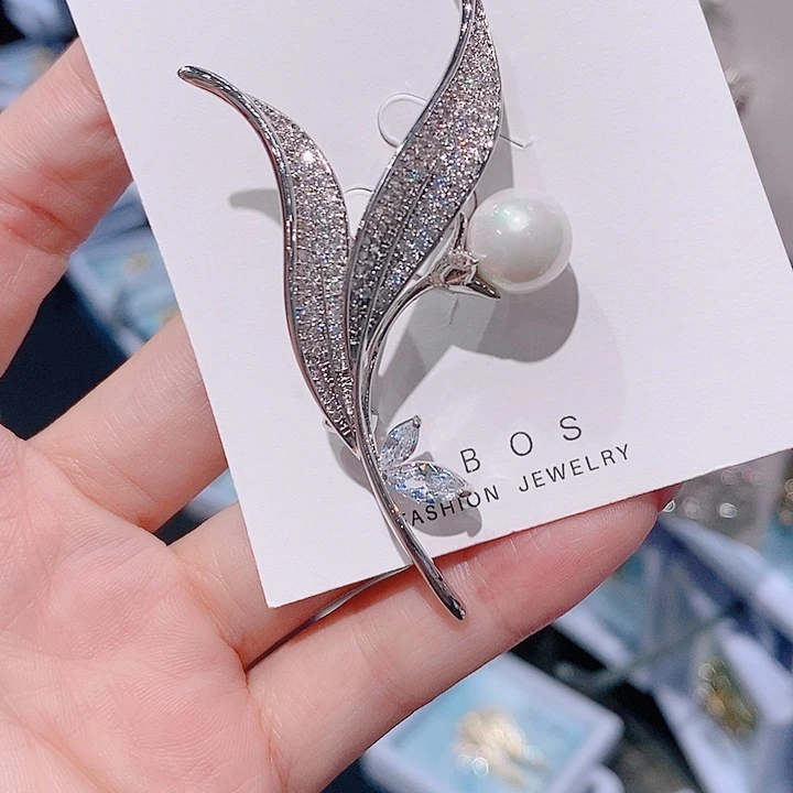 锆石铜合金叶子胸针