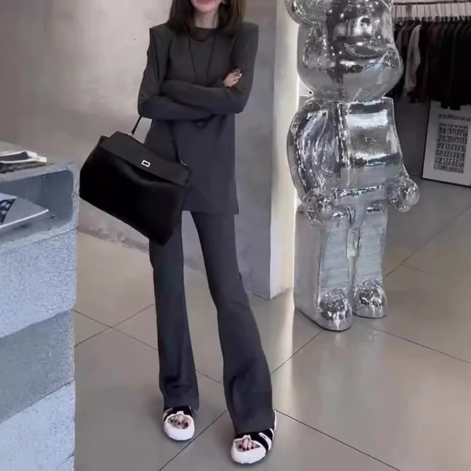 24780大爱美依缘2025秋季新款韩版松弛感简约长袖T恤时尚微喇裤女