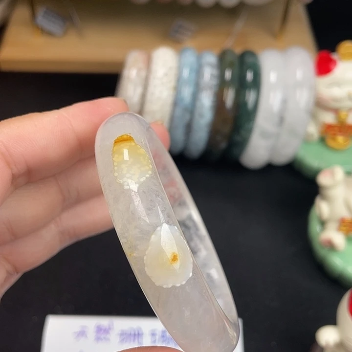 硅化珊瑚（珊瑚玉）未镶嵌手镯57+