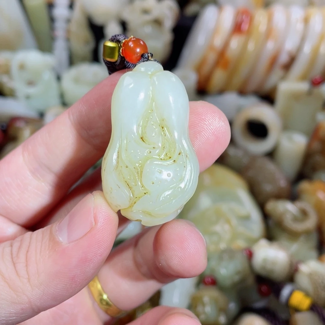 小***东和田玉未镶嵌挂件