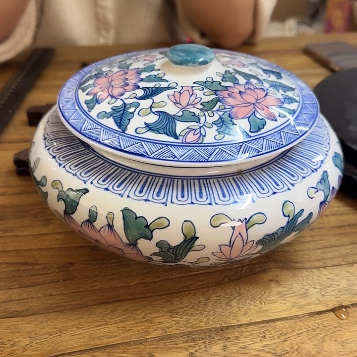 陶陶瓷，默认微瑕 介意勿拍。