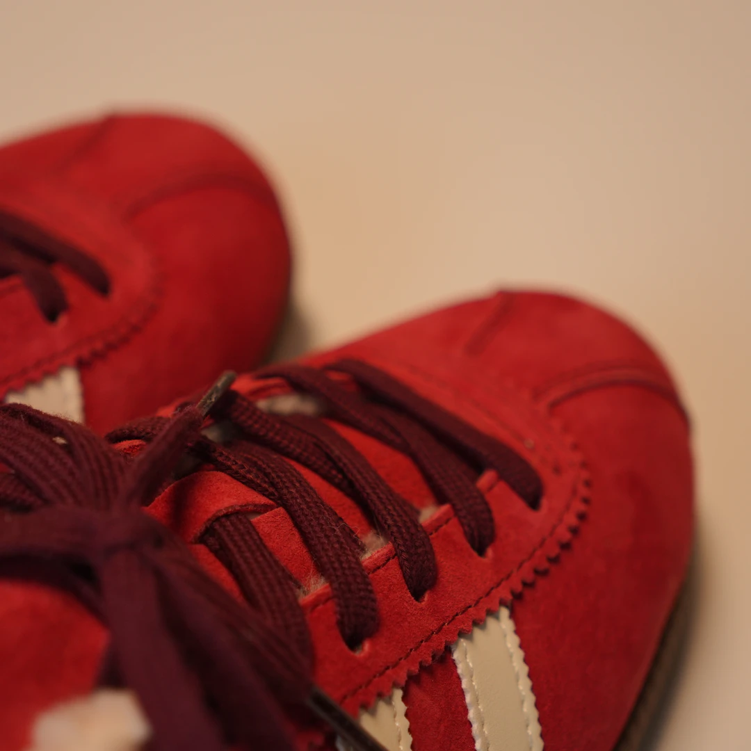 红色棉鞋时尚百搭经典低帮平底加绒女款加厚秋冬休闲鞋舒适轻便