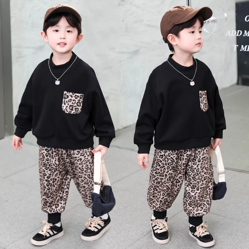 男童秋季卫衣套装儿童圆领休闲打底衫豹纹裤两件套2025新款春秋装