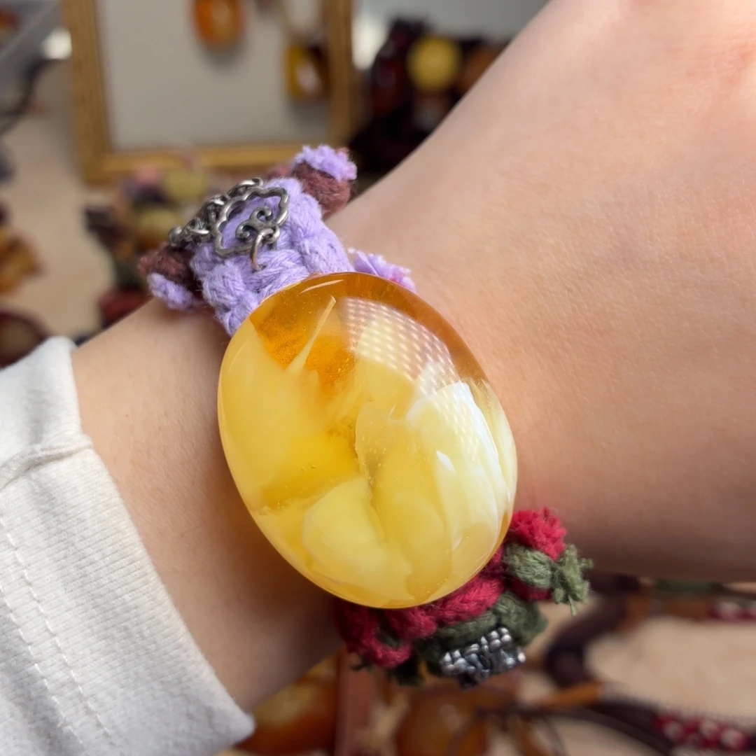 琥珀未镶嵌颈饰金白手绳