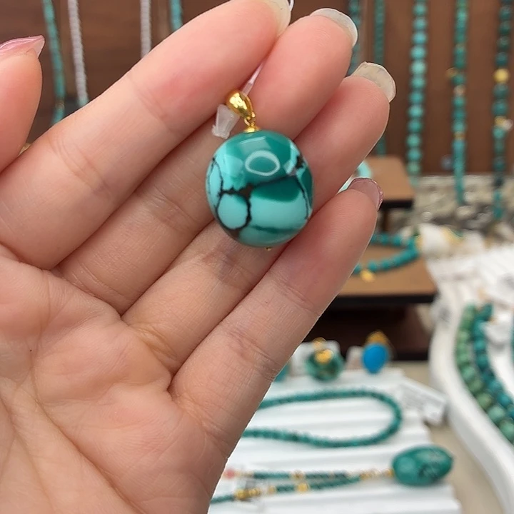 绿松石18K金镶嵌颈饰