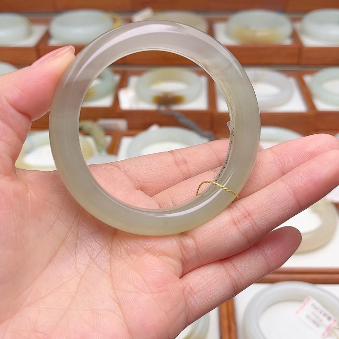 和田玉手镯未镶嵌54