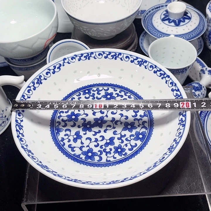 碗青花玲珑八寸紫荆花盘