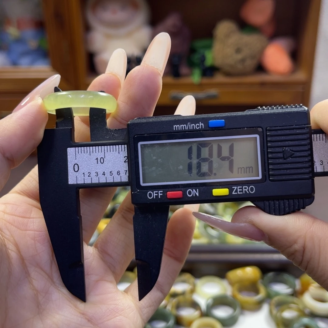 蛇纹石玉未镶嵌手镯43