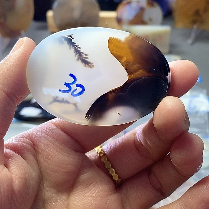 晚***M玛瑙/玉髓未镶嵌珠宝半成品